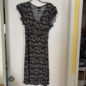 Black and White Midi Sheath Dress with V-Neck